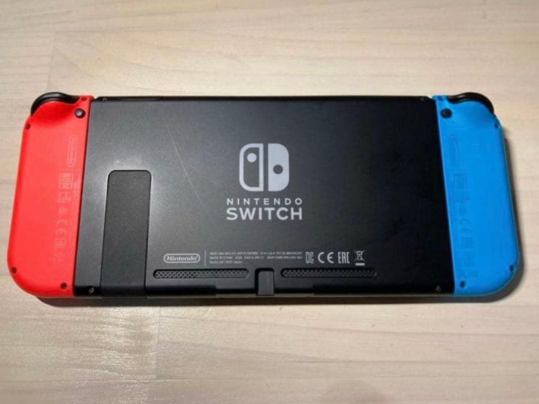 Nintendo Switch本体【スマブラ・マリオカート8付】