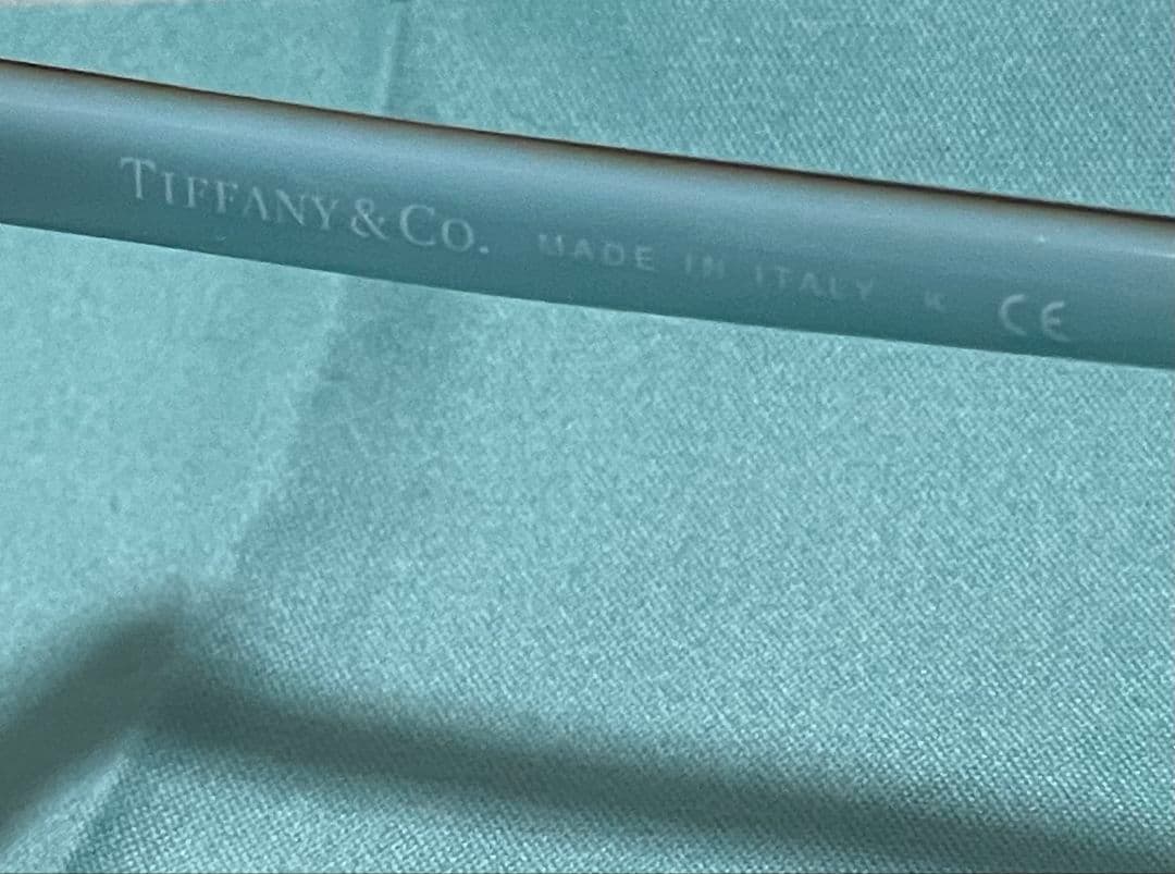 Tiffany & Co. ブラウンキャットアイサングラス