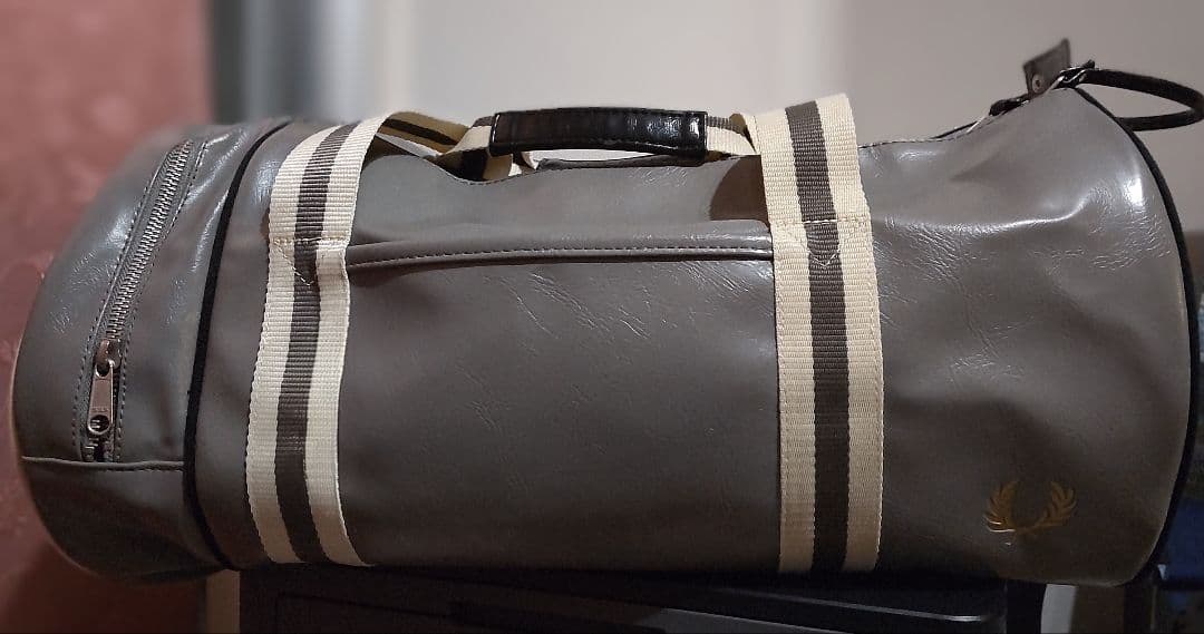 ク*ち様 ✨入札方式に変更！Fred Perry Classic Barrel
