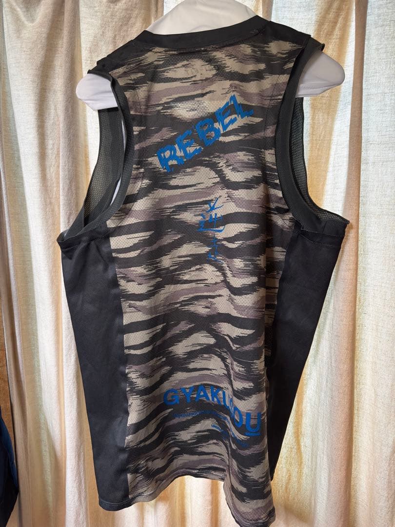 NIKE DRI-FIT RUN IN REVERSE タンクトップ L