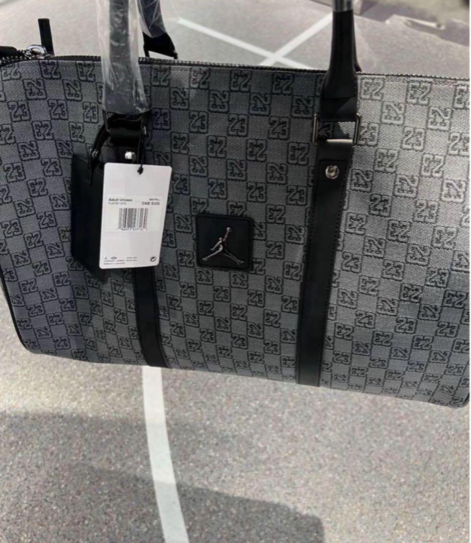 海外限定　Nike Monogram Duffle Bag FJ6787-070