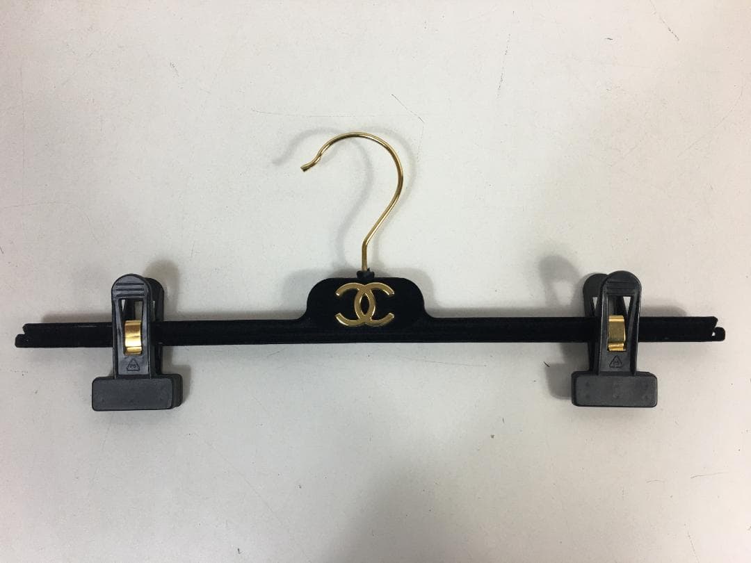 ☆CHANEL ハンガー 7本セット 黒 ベロア生地 CCロゴ シャネル