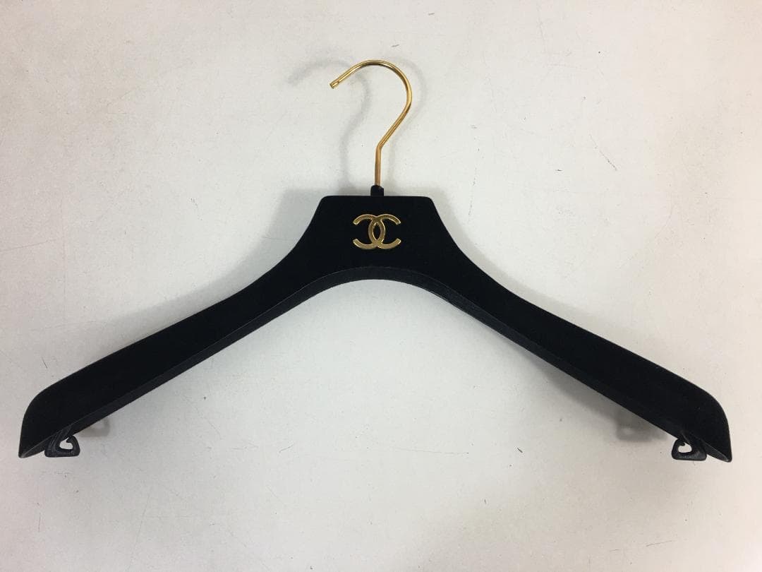☆CHANEL ハンガー 7本セット 黒 ベロア生地 CCロゴ シャネル