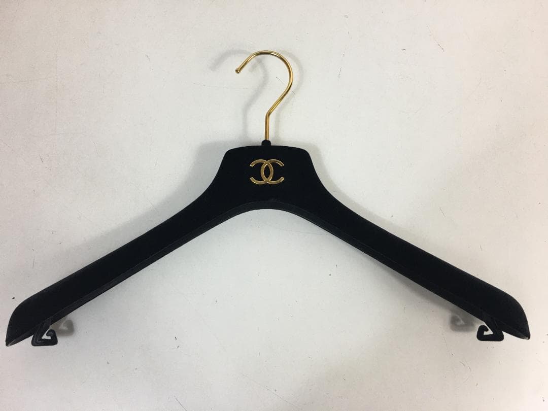 ☆CHANEL ハンガー 7本セット 黒 ベロア生地 CCロゴ シャネル