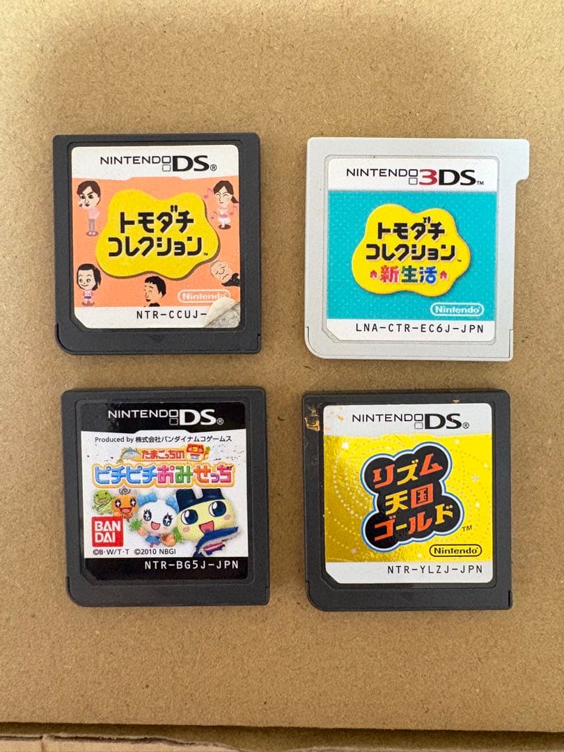 任天堂3dsカセットまとめ売り　トモダチコレクション、リズム天国、たまごっち