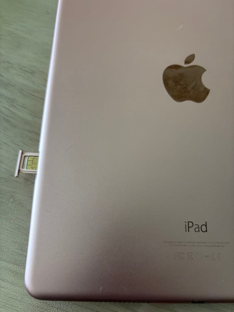 S*a様 iPad Pro9.7 Wi-Fi+SIMフリー128GB完動品+3