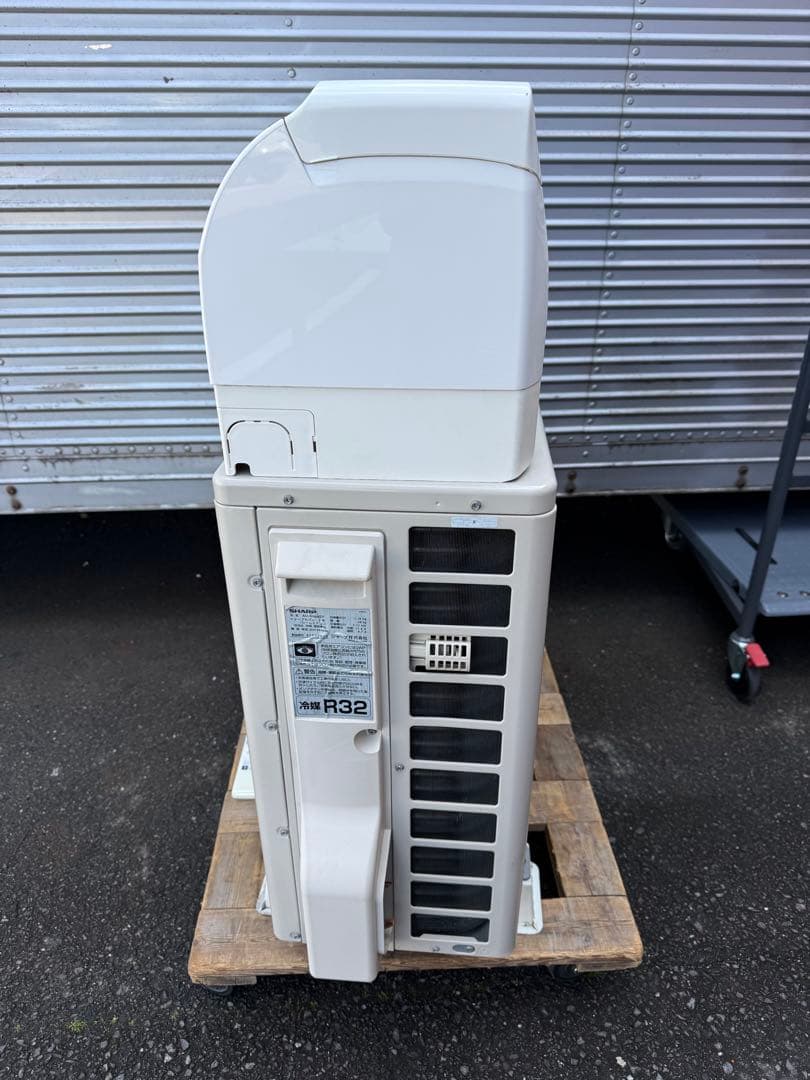 主に18畳　エアコン　カバー爪割れ　シャープ　2018年　AY-G56H2-W