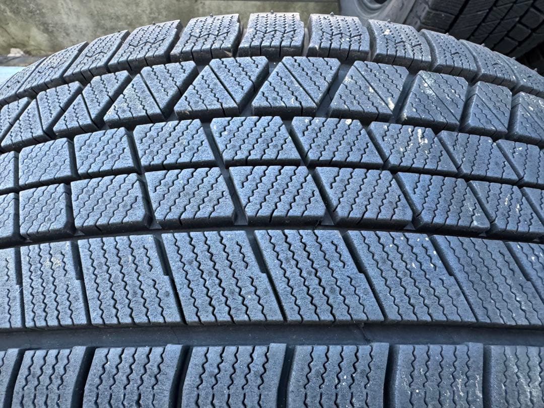 ブリザック VRX3 225/55R17 4本セット KK様