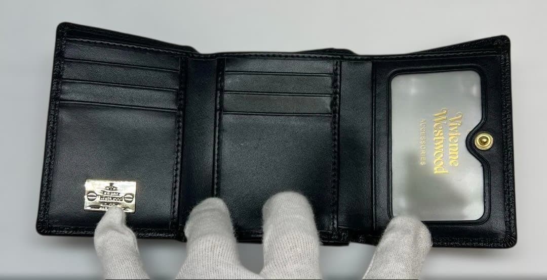 ヴィヴィアンウエストウッド 　レザーブラック　三つ折財布