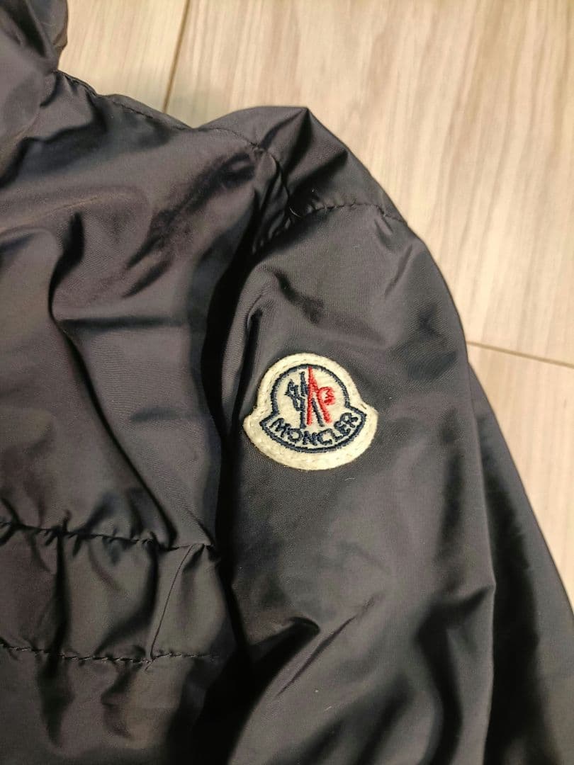 MONCLER 黒 フード付きアウターネイビー幼児