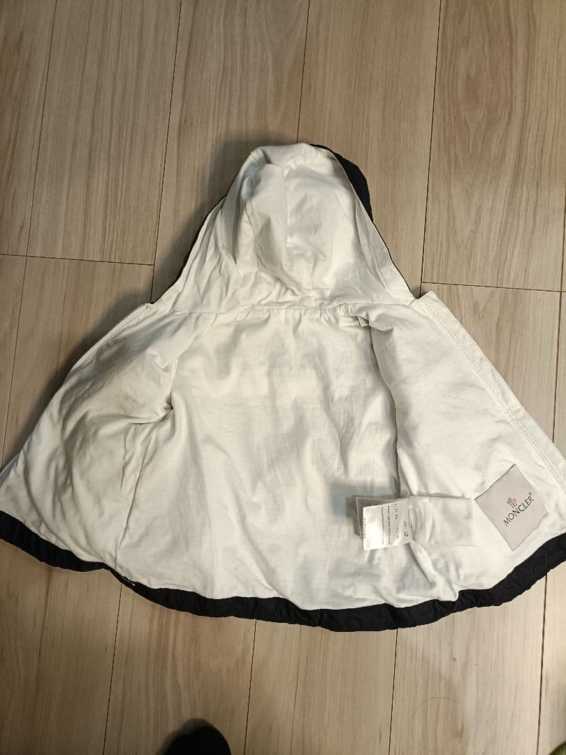 MONCLER 黒 フード付きアウターネイビー幼児