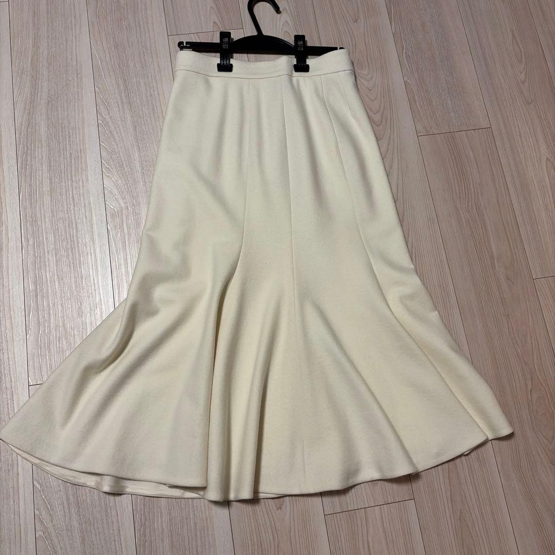 75%以上OFF‼️martinique アイボリー フレアスカート Sサイズ