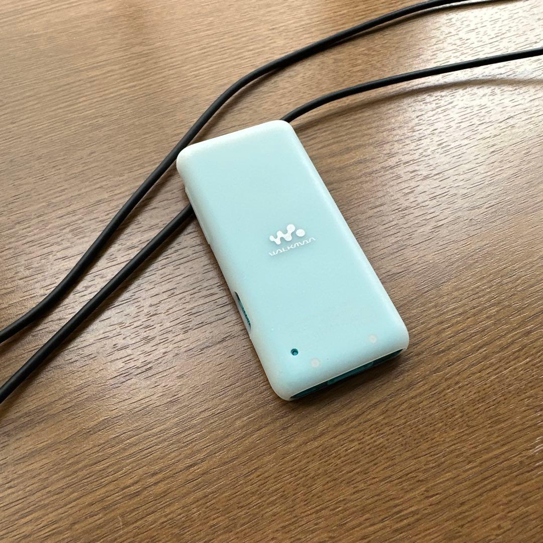 ウォークマン WALKMAN カバー付き