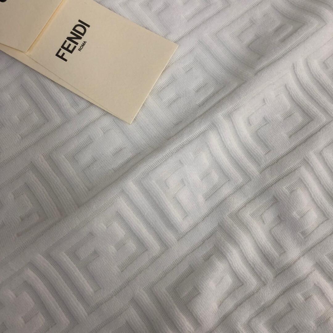 フェンディ 夏用 半袖Tシャツ
