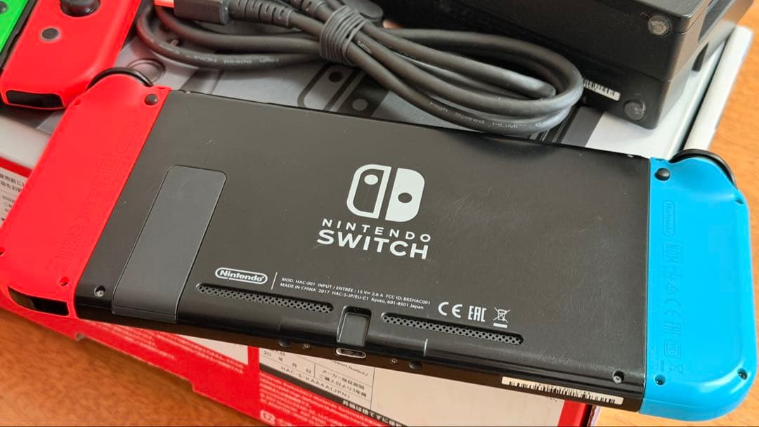 Nintendo Switch 本体 赤 青 Joy-Con