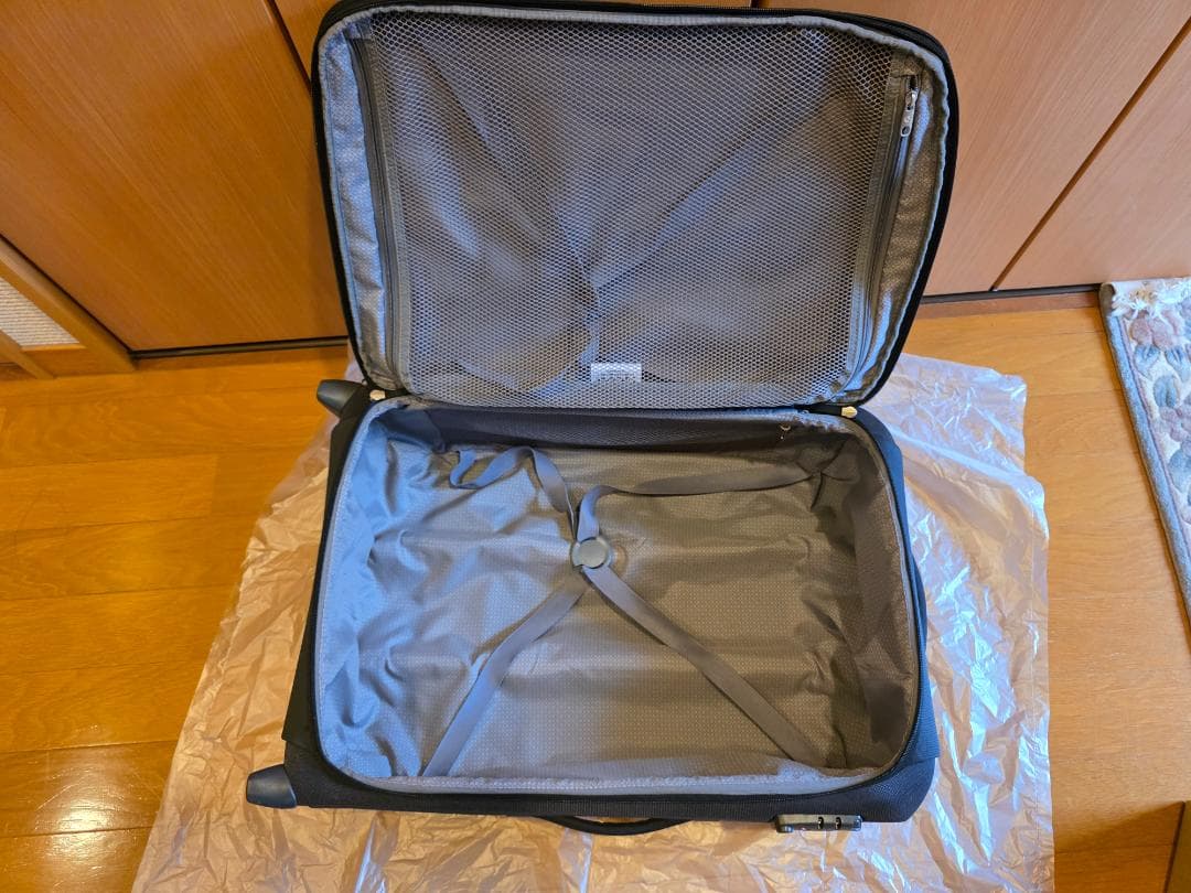 サムソナイト　スーツケース TSAロック 拡張機能付き