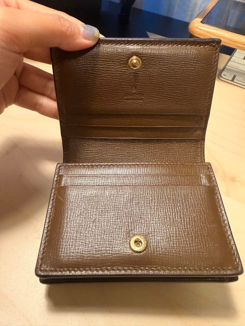 美品　GUCCI ハート型ロゴ 折り財布　箱付き