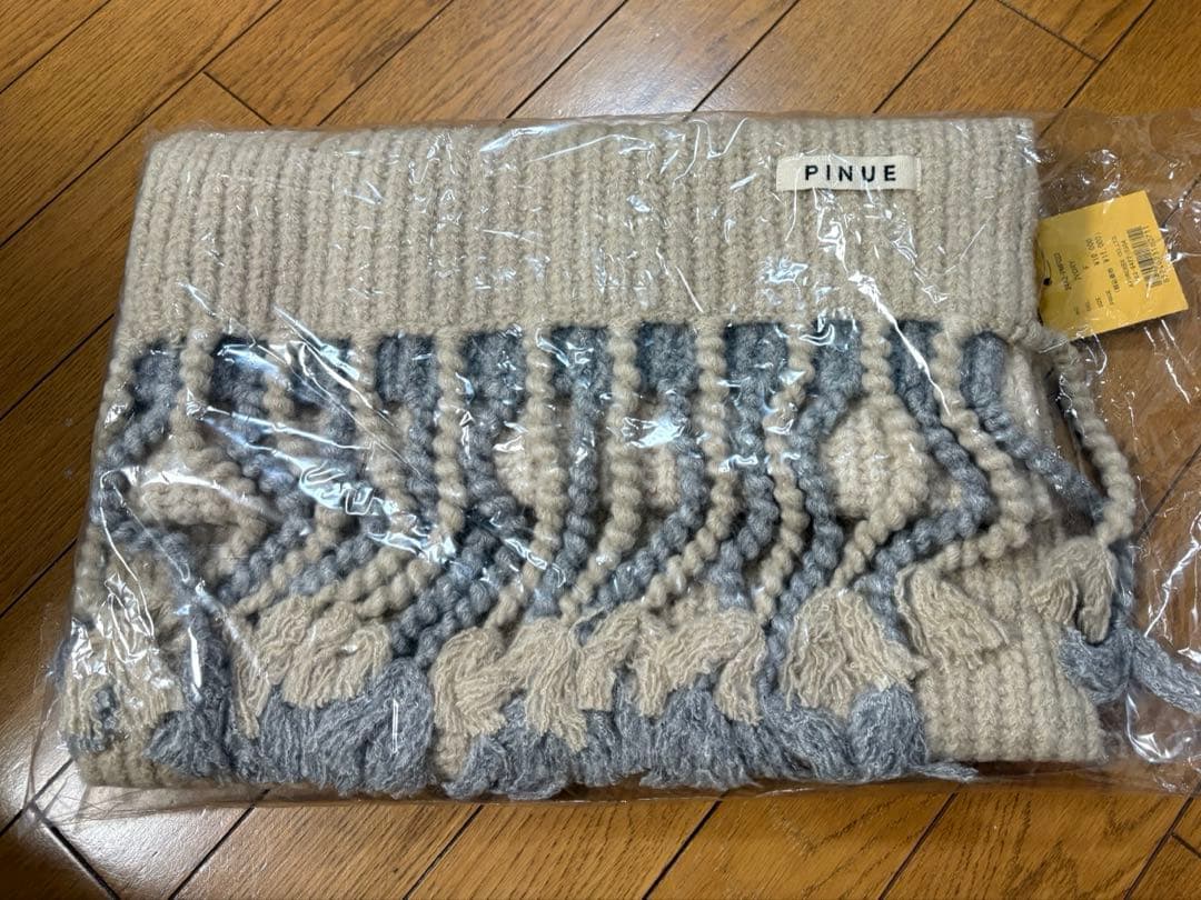 【新品未開封】pinue トライカラーニットマフラー（IVORY）