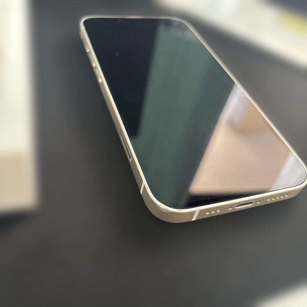 Apple iPhone 13 本体 スターライト 256GB SIMフリー