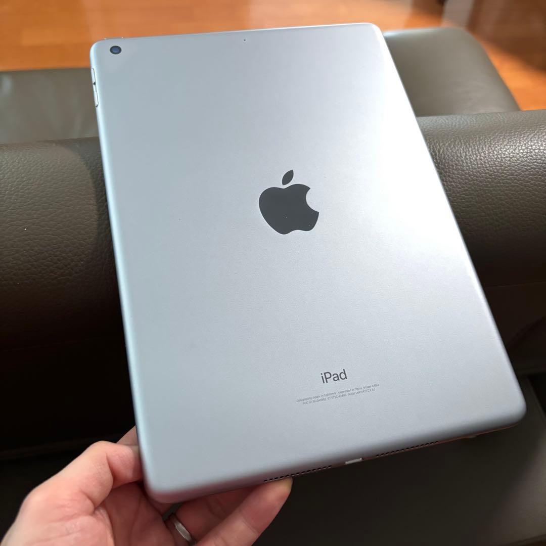 Apple iPad 第6世代 シルバー本体