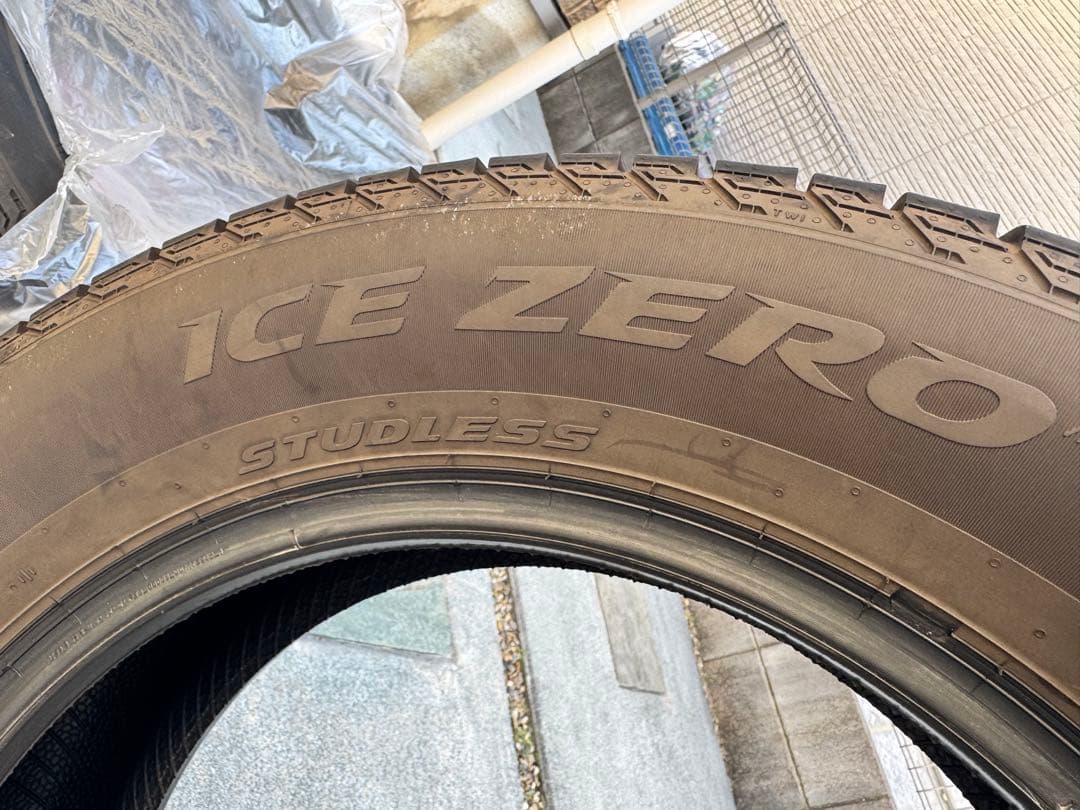 ピレリ ICE ZERO 225/60R17 アルファード 送料込