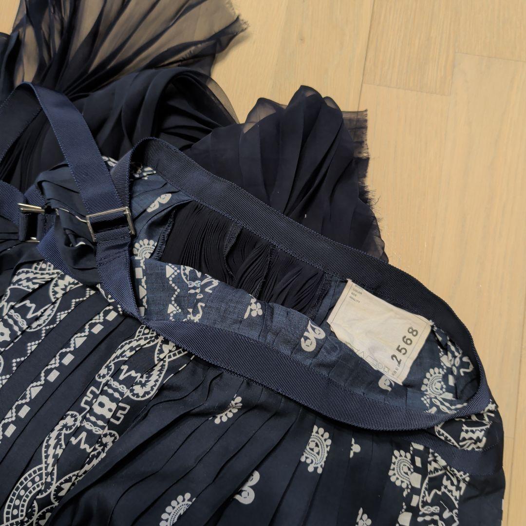 sacai サカイ　ネイビー プリーツスカート