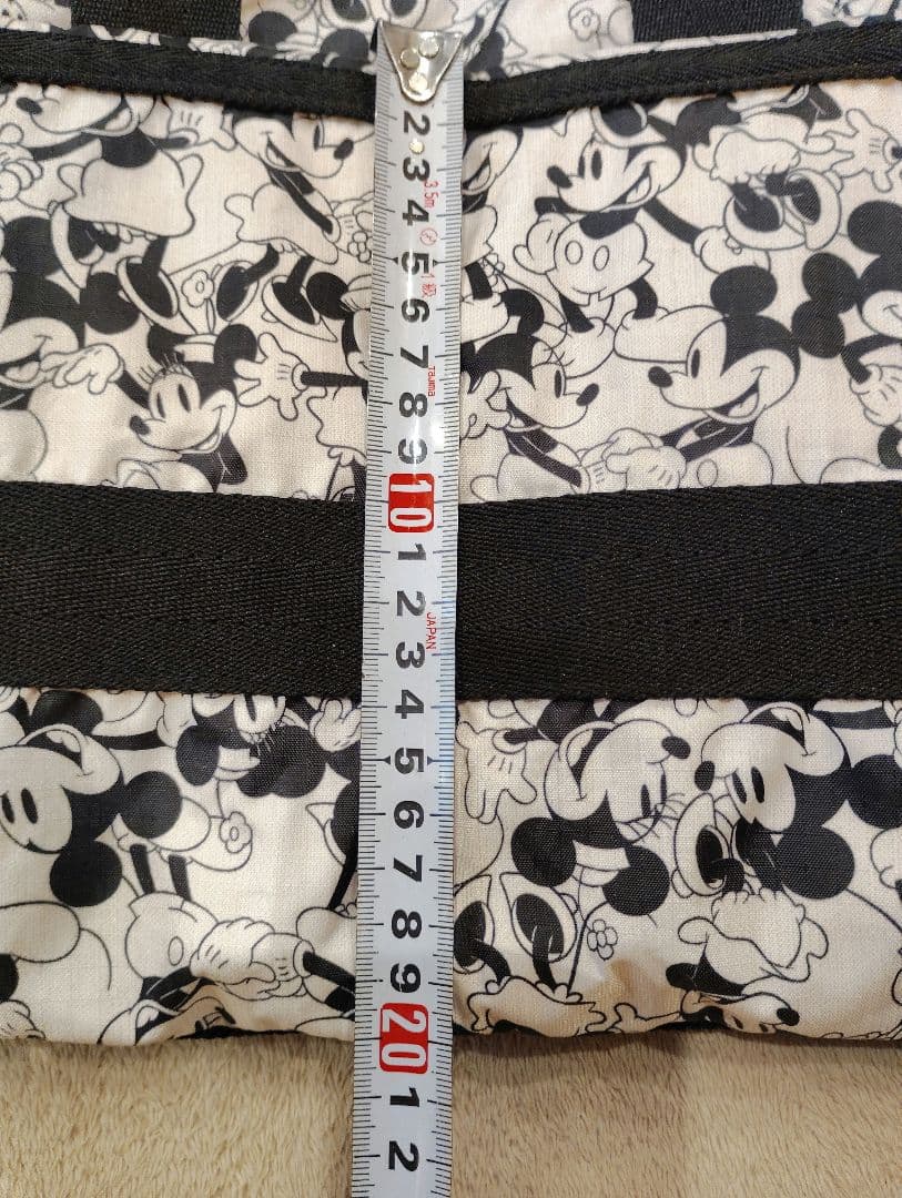 LeSportsac ミッキーマウスプリントショルダーバッグ