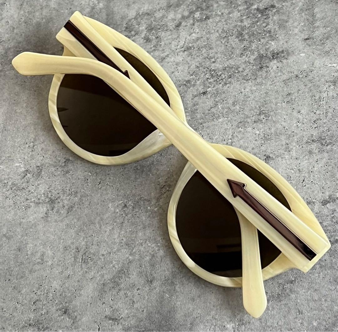 Karen Walker サングラス　カレンウォーカー　白　ウエリントン