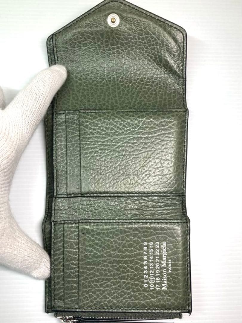 メゾン　マルジェラ　4ステッチ　レザー　三つ折り財布　グリーン系