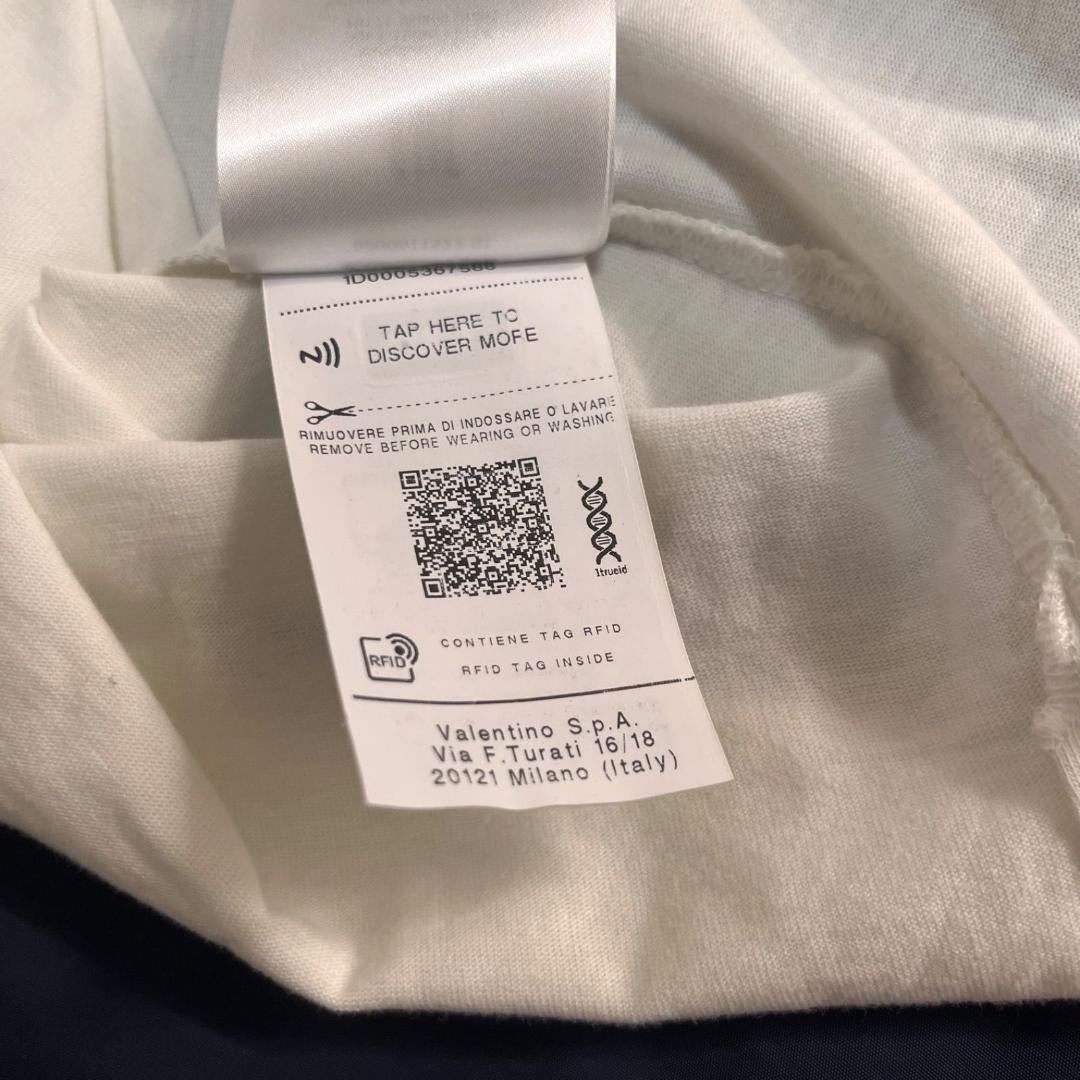 美品✨VALENTINO ピラミッドスタッズ付き 白Tシャツ カットソー