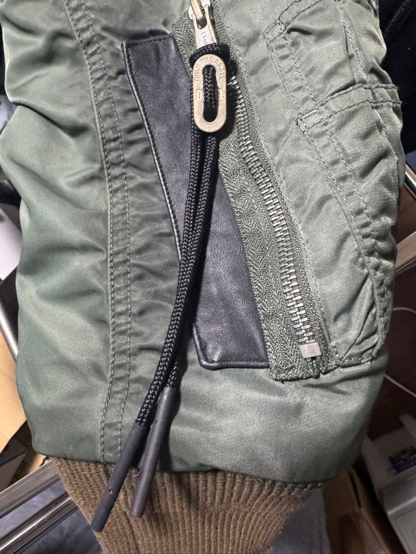 DIESEL　MA-1スタイルジャケット オリーブグリーン
