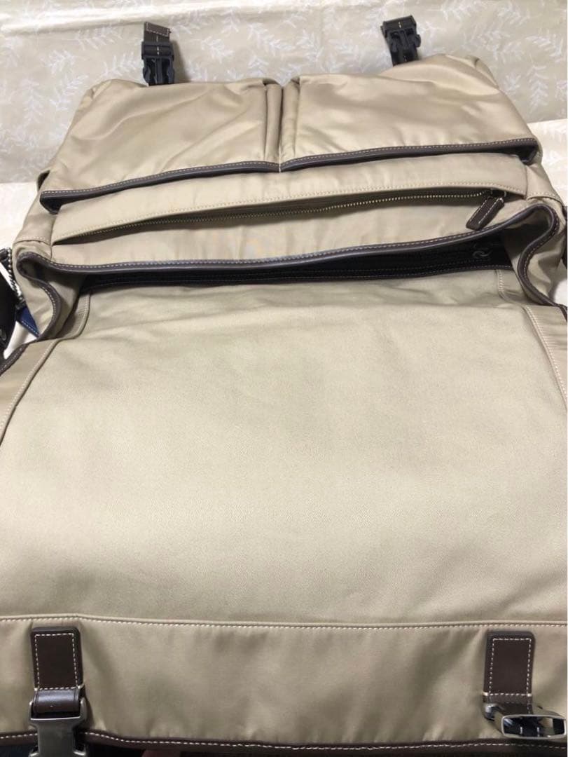 COACH コーチ　メッセンジャーバッグ　ショルダーバッグ　メンズ　ベージュ