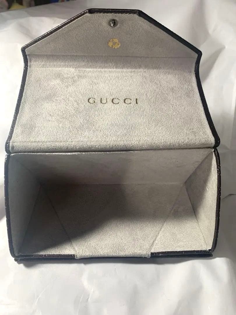 GUCCI パープルサングラス ケースと眼鏡拭き付き