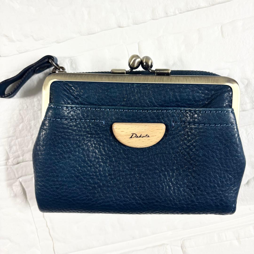 【極美品】ダコタ　アーブル　がま口　レザー　二つ折り財布　ネイビー