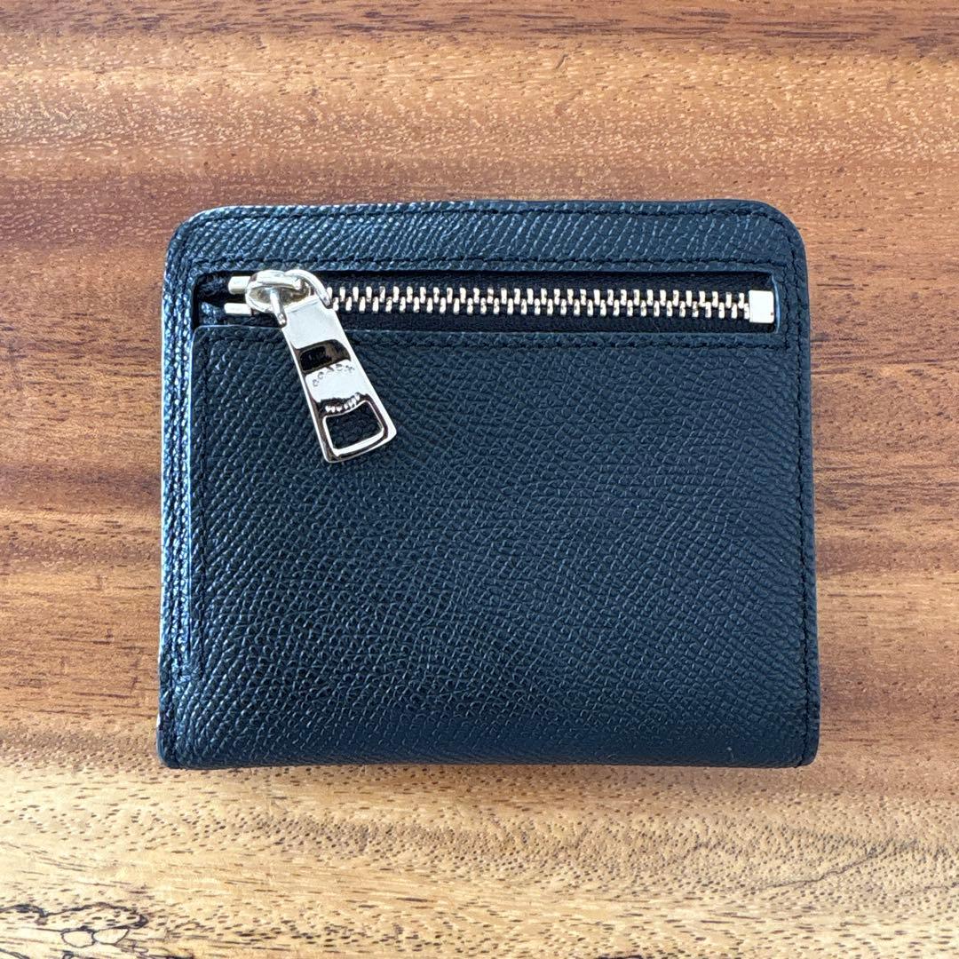 新品　COACH 二つ折り財布 ブラック レザー レディースシンプル コンパクト