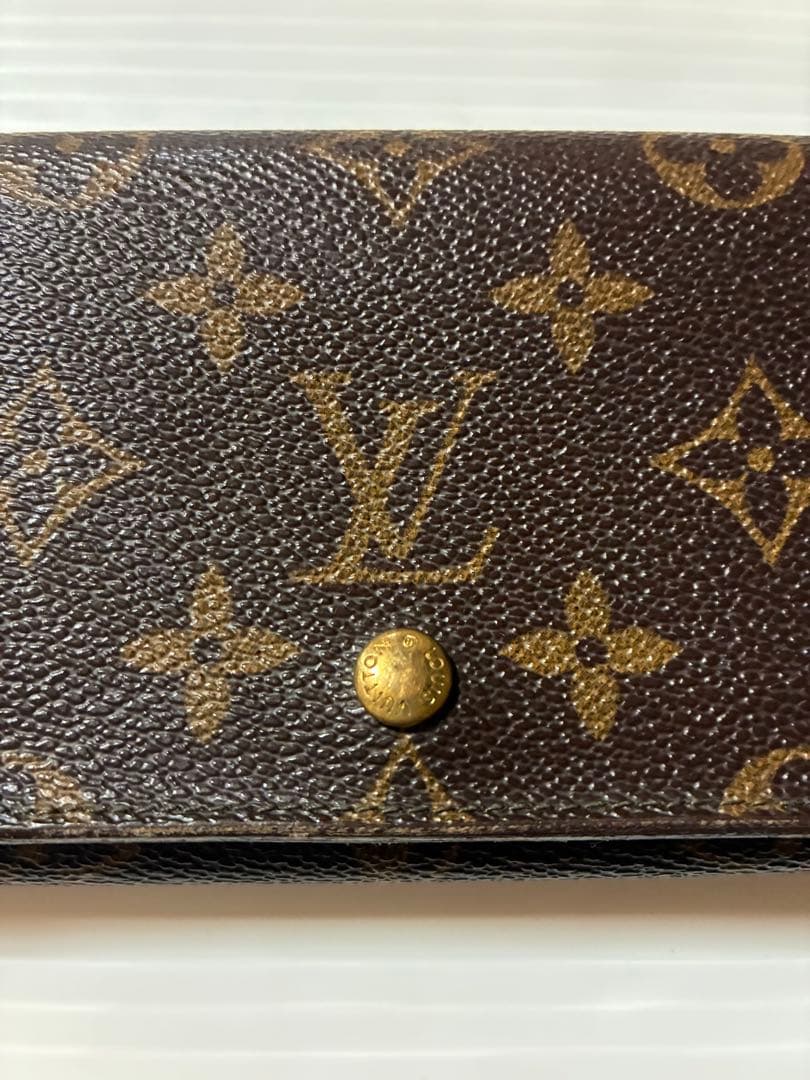 ルイヴィトン　LOUIS VUITTON 二つ折り財布　モノグラム