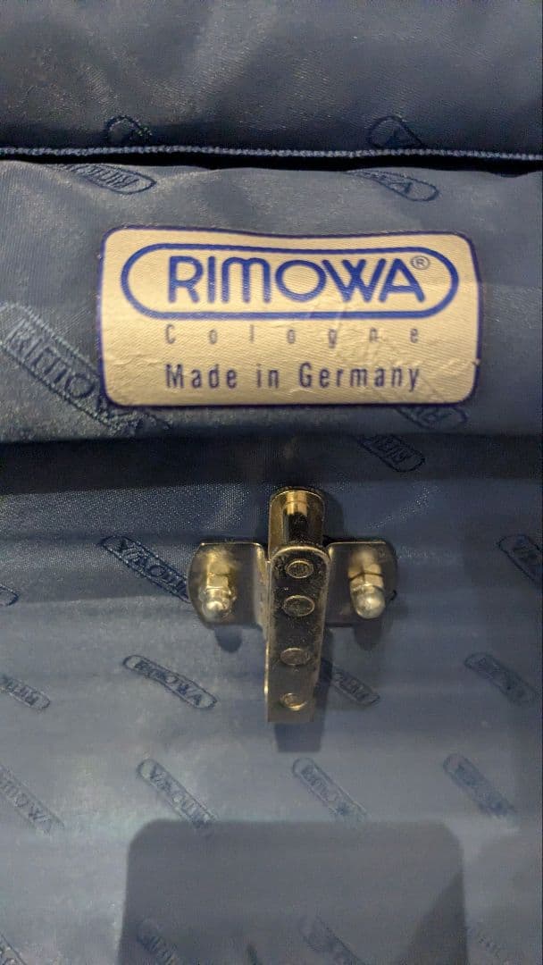 希少性高い2輪　Rimowa キャリーケース　スーツケース