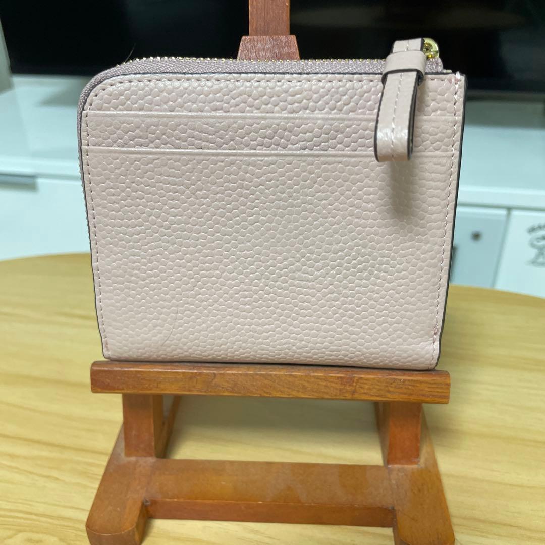 ペレボルサピンク 二つ折り財布 ゴールドファスナー