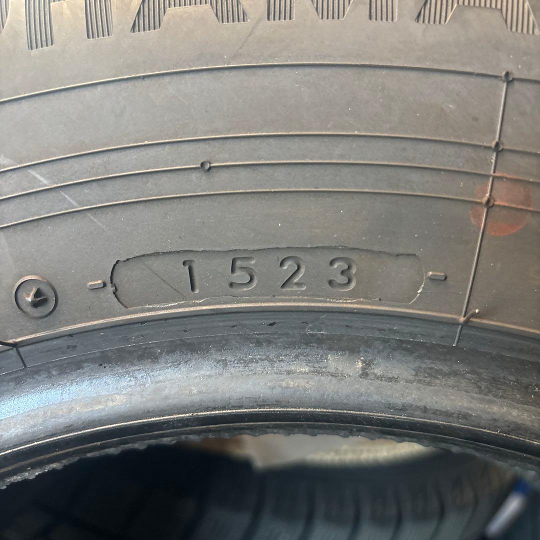 ブルーアースキャンパー 215/70R15
