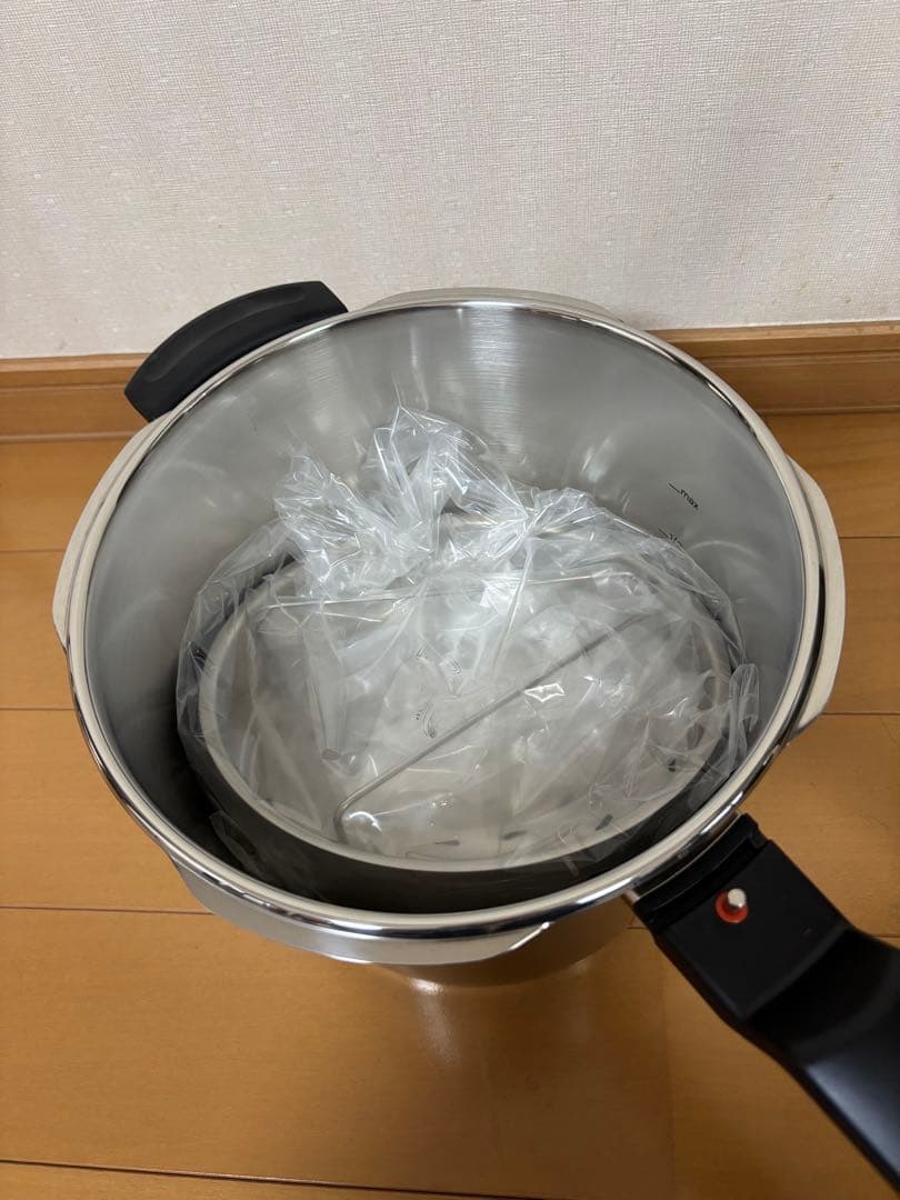 【新品】フィスラー　圧力鍋　6リットル