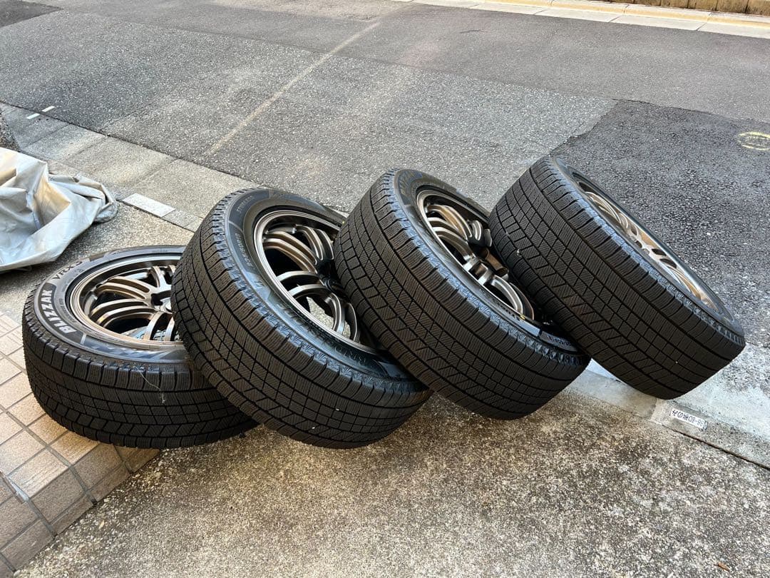 BLIZZAK 235/50R18 スタッドレスタイヤ ホイール　 4本セット
