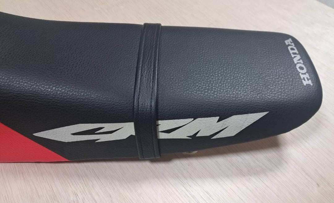 ホンダ　CRM250AR　シート
