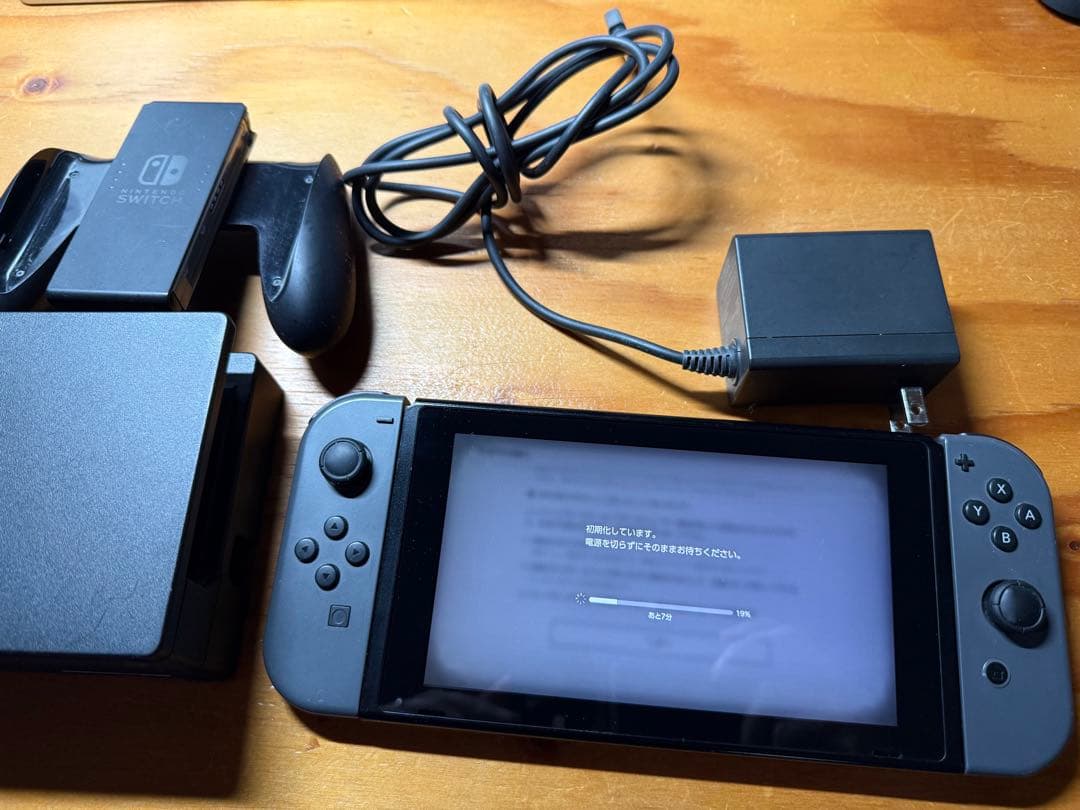 ニンテンドースイッチ本体と付属品、本体動作OK
