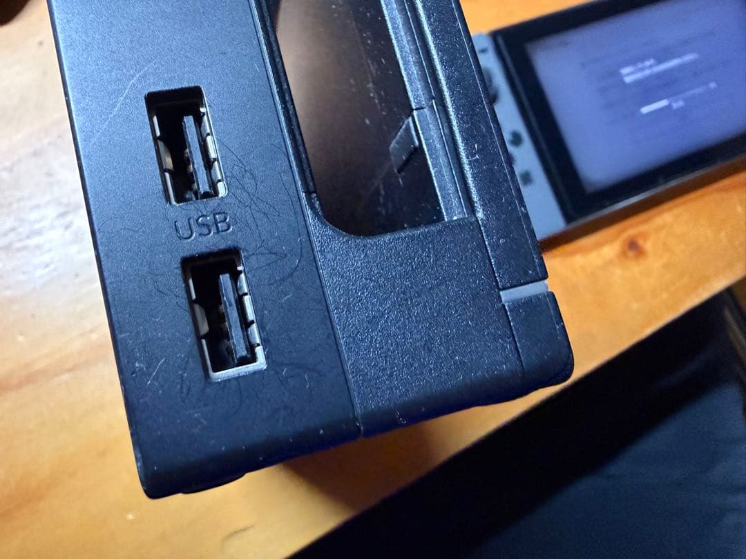 ニンテンドースイッチ本体と付属品、本体動作OK