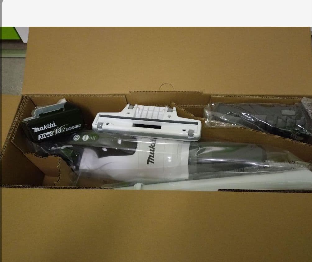 未使用品 Makita CL286FDRFW サイクロン掃除機 18V