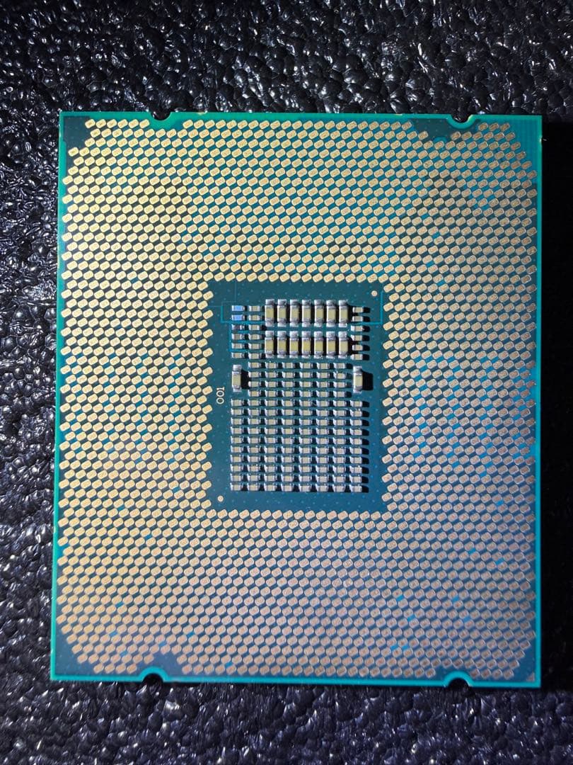 Intel Core i9-7960X 動作確認済