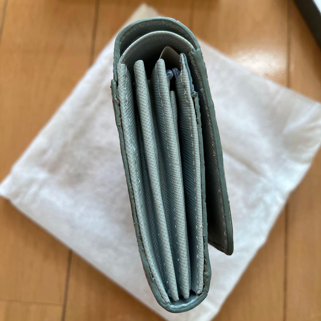新品COCCO FIOREクロコダイル風 二つ折り財布 金運イエロー系ハート