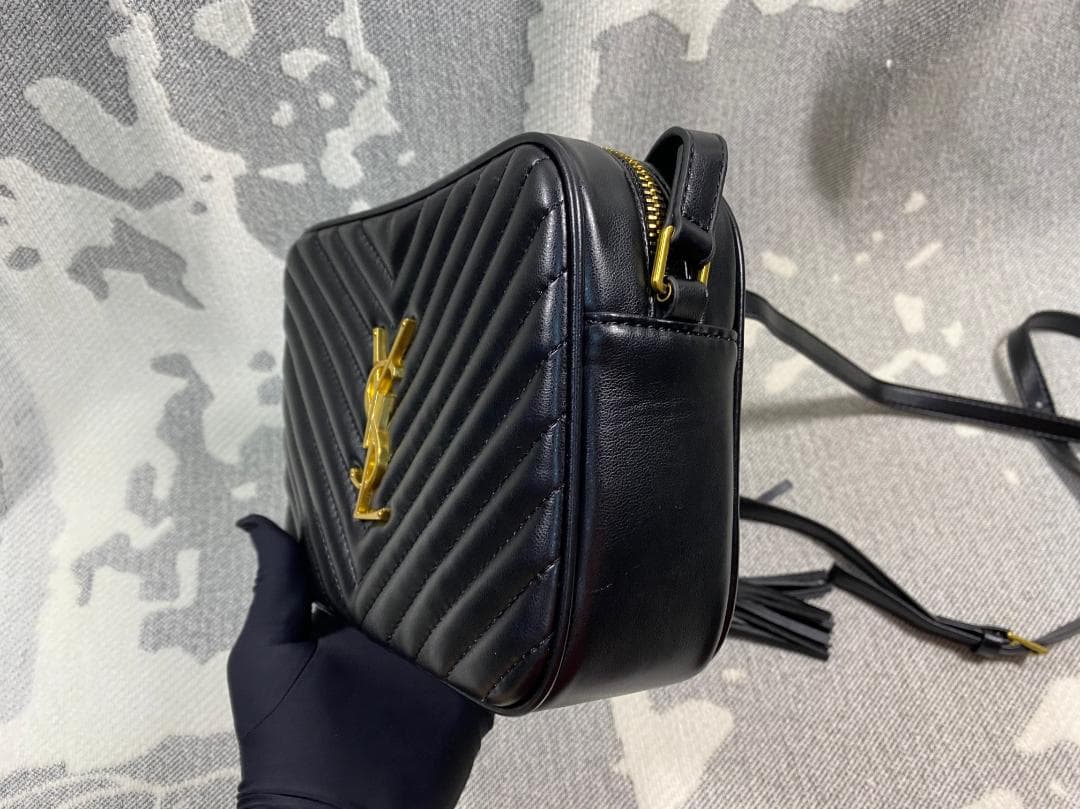 YSL 黒のショルダーバッグ