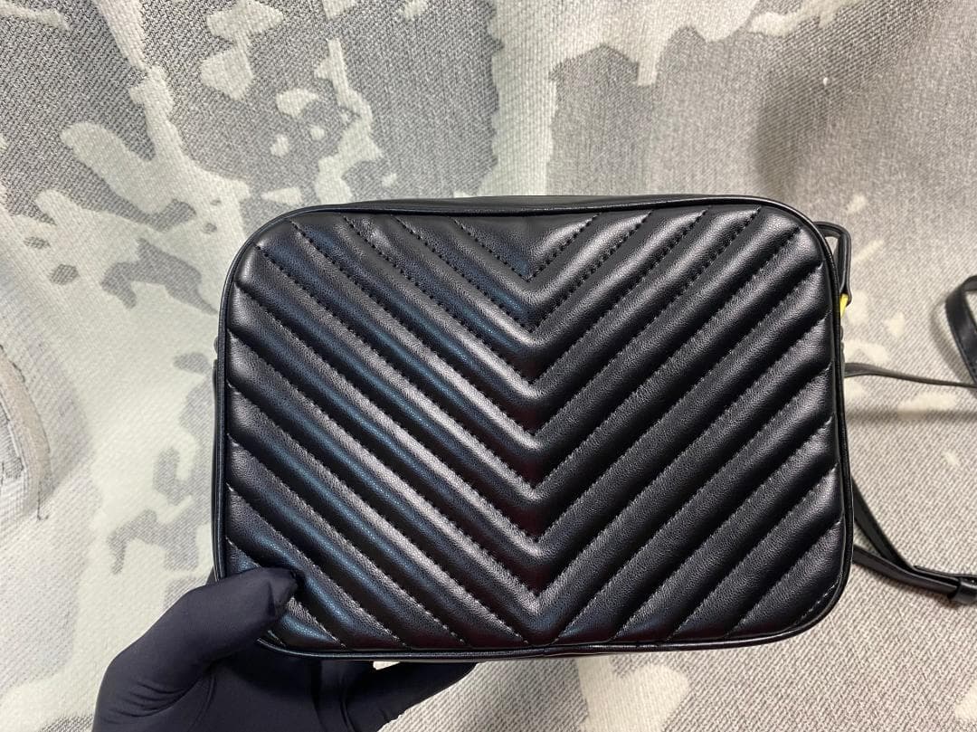 YSL 黒のショルダーバッグ