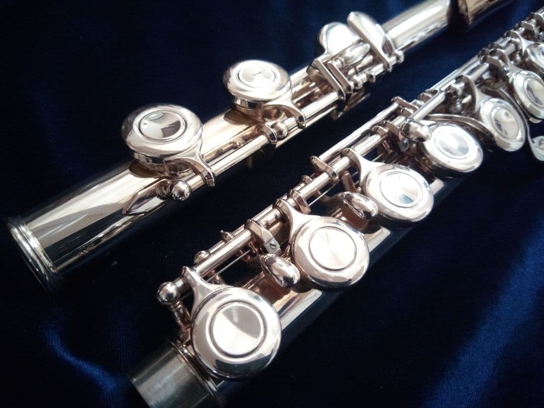 希少♦限定モデル♦ヘッド銀リップ金♦ヤマハフルート YFL311LPGA♦超美品